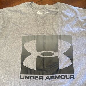 Under Armour dri-fit size small short sleeve tshirt